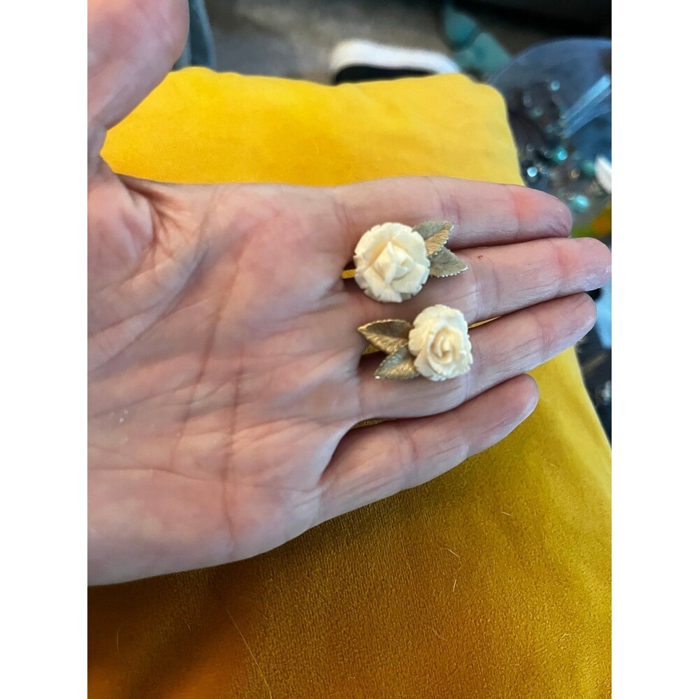 Vintage Screwback Handcarved Rose Floral Fishbone? Earrings